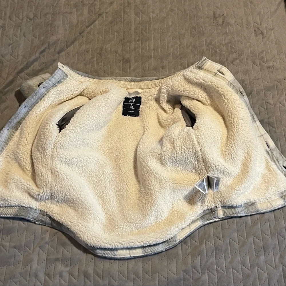 Baby Gap‎ sherpa lined flannel size 4t NWT